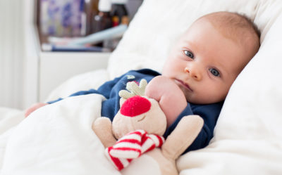 Wenn Babys husten: Ursachen und Linderung. - Familien Magazin