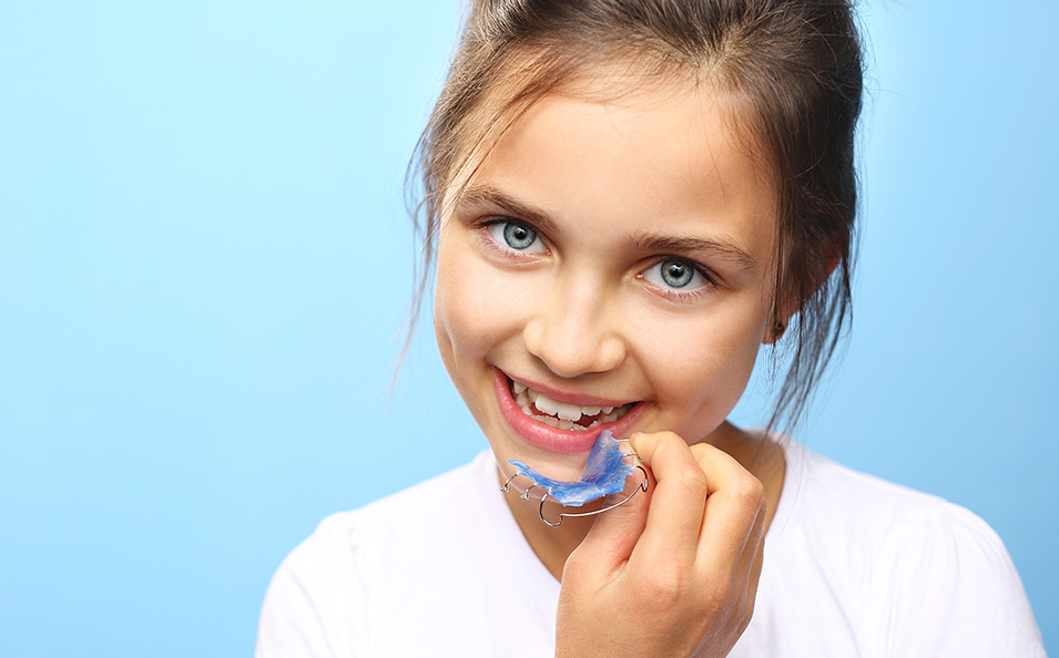 Zahnspangen: so werden Sie richtig gereinigt.